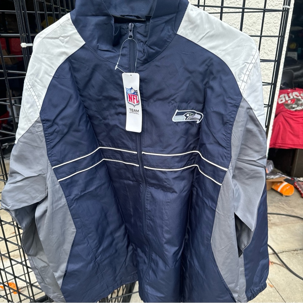 Men’s brand new Seattle Seahawks up lightweight jacket, new with tags
